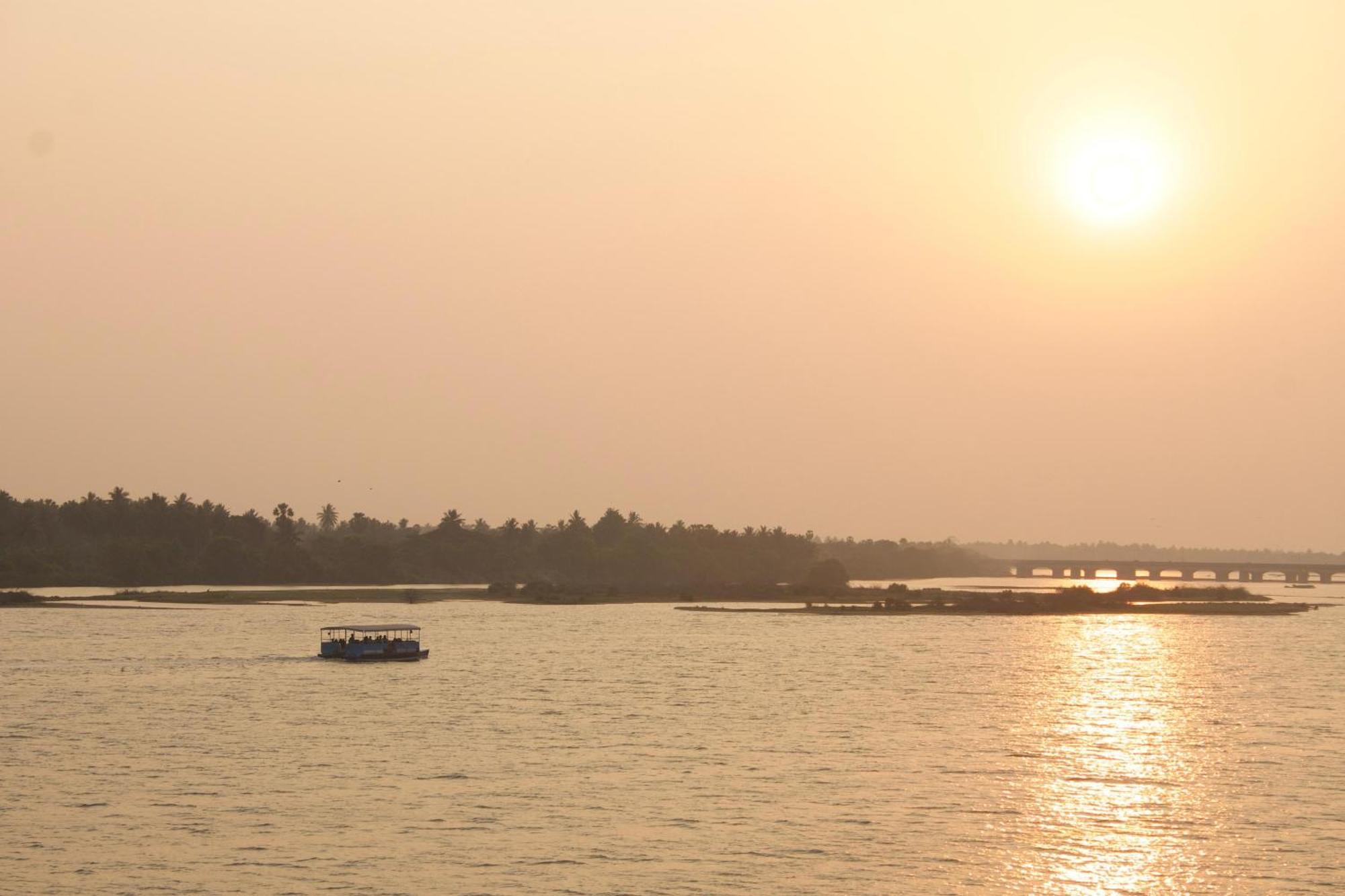 Victoria'S River View Resort Pondicherry Luaran gambar